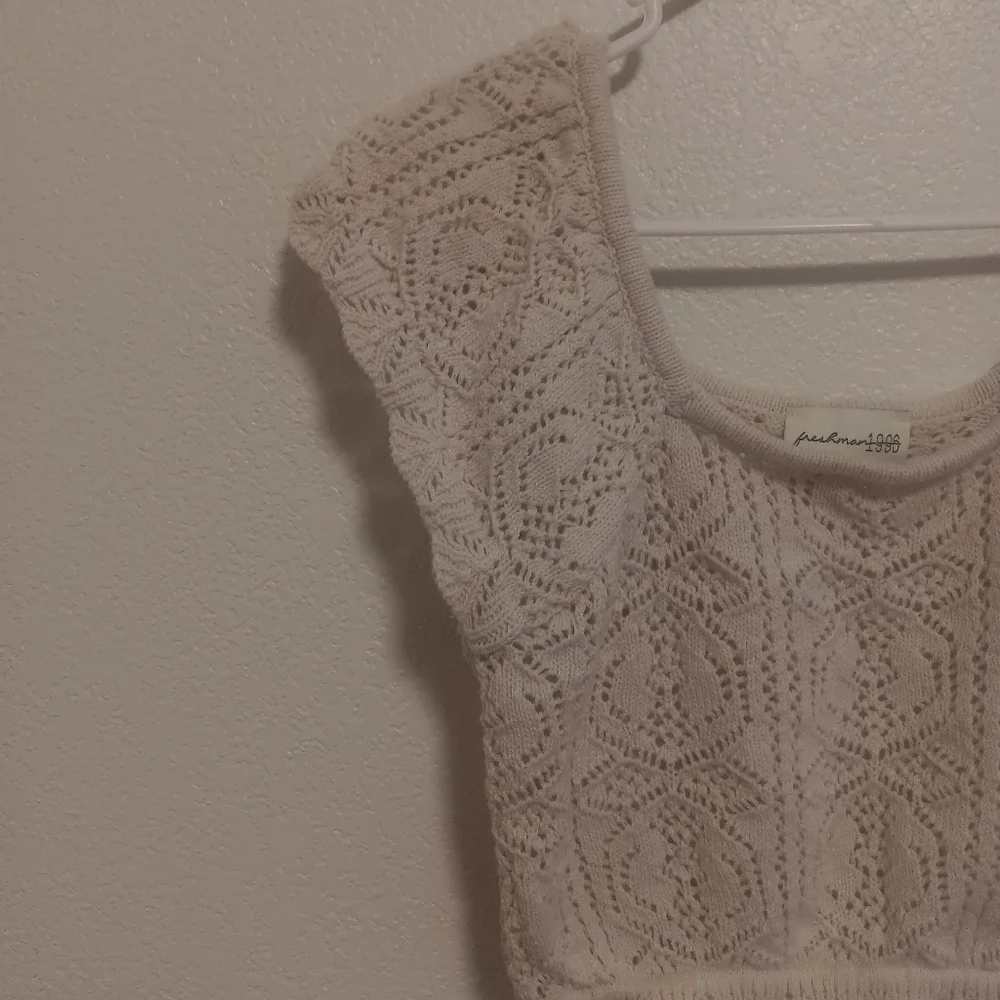 Knit Crop Top - Picture 2 of 4